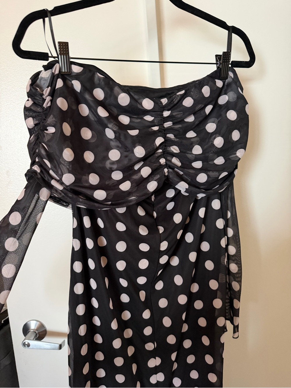NWT - XL - Commense Off-Shoulder sheer Black & White Polka Dot Maxi Dress - Picture 4 of 7